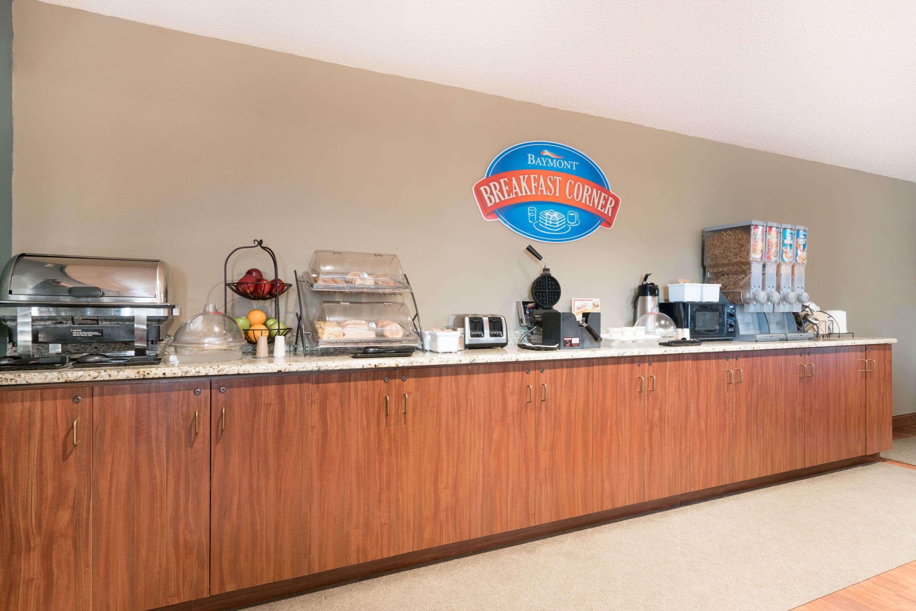Baymont By Wyndham Marshfield Hotel Ngoại thất bức ảnh
